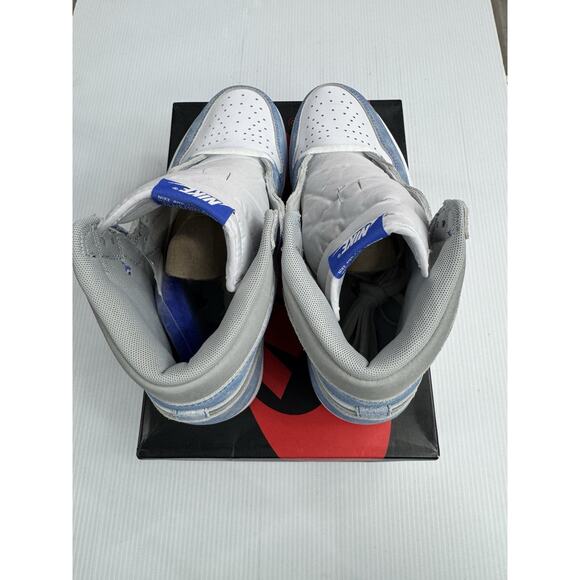 Athletic_Shoes
